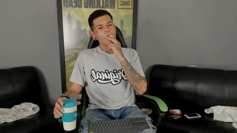 Snapshot of jamesinked_ chatting on December 7, 2024, 10:06 pm Jamesinked online show from December 7, 2024, 10:06 pm