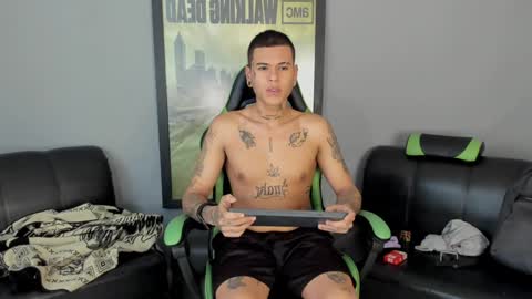 Snapshot of jamesinked_ chatting on January 4, 2025, 7:02 pm Jamesinked online show from January 4, 2025, 7:02 pm
