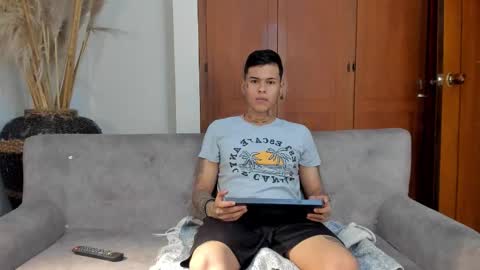 Jamesinked  online show from November 9, 2025, 8:07 pm