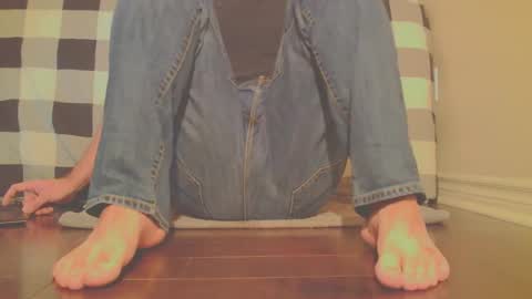 Snapshot of jamesknight57 chatting on November 17, 2025, 12:16 am James online show from November 17, 2025, 12:16 am