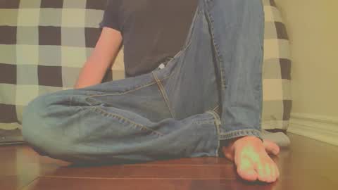 Snapshot of jamesknight57 chatting on December 15, 2025, 9:41 pm James online show from December 15, 2025, 9:41 pm