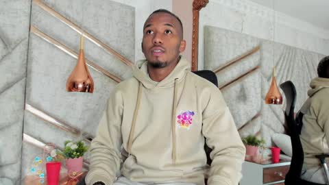 Snapshot of jamesparck chatting on December 28, 2024, 12:13 pm James online show from December 28, 2024, 12:13 pm