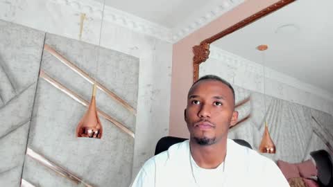 Snapshot of jamesparck chatting on December 28, 2024, 3:26 pm James online show from December 28, 2024, 3:26 pm