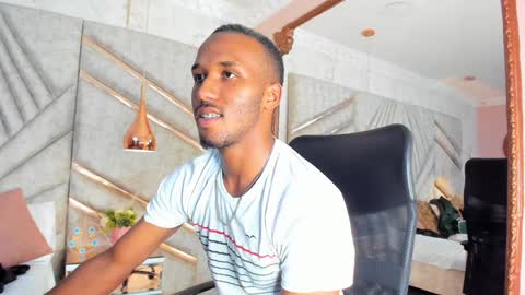 Snapshot of jamesparck chatting on January 8, 2025, 7:24 pm James online show from January 8, 2025, 7:24 pm