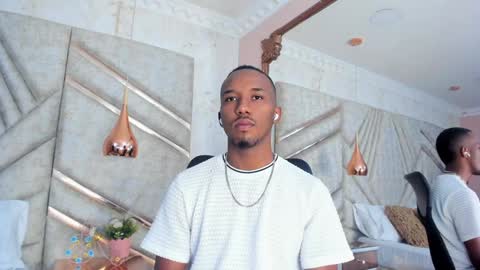 Snapshot of jamesparck chatting on January 13, 2025, 12:24 pm James online show from January 13, 2025, 12:24 pm