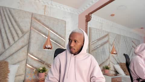 Snapshot of jamesparck chatting on February 1, 2025, 12:16 pm James online show from February 1, 2025, 12:16 pm