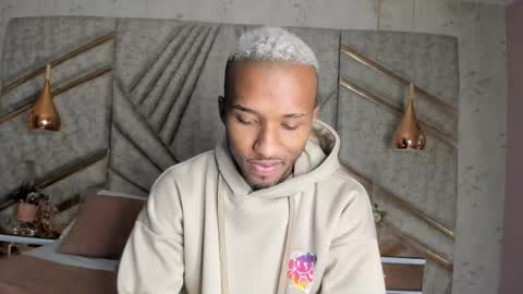 Snapshot of jamesparck chatting on February 12, 2025, 12:22 pm James online show from February 12, 2025, 12:22 pm