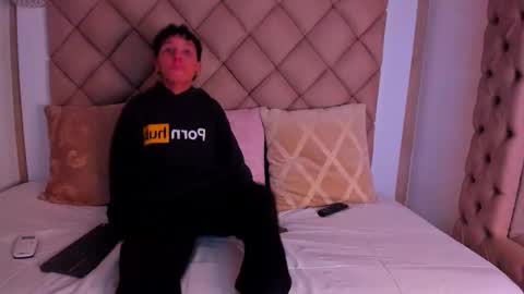 Snapshot of jamess_ford chatting on January 18, 2025, 8:40 pm jamess_ford online show from January 18, 2025, 8:40 pm