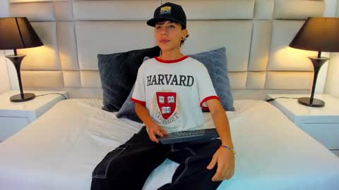 Snapshot of jamess_ford chatting on February 19, 2025, 3:28 am jamess_ford online show from February 19, 2025, 3:28 am