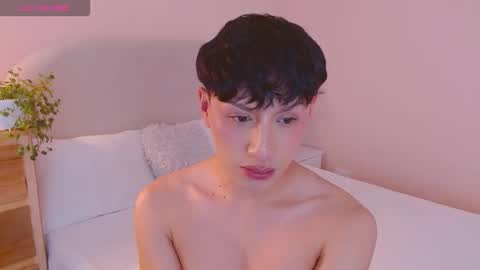 Snapshot of jamieash chatting on September 18, 2025, 2:35 am Jamie femboy online show from September 18, 2025, 2:35 am