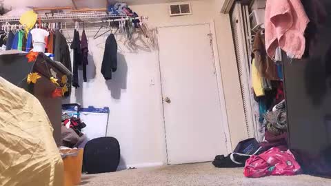 Bootyshows online show from November 19, 2025, 12:27 pm