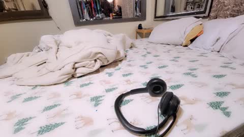 Snapshot of jamwarnerone chatting on December 18, 2025, 11:49 am Bootyshows online show from December 18, 2025, 11:49 am