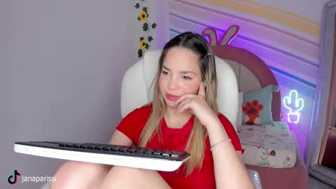 Snapshot of jana_parissi chatting on December 14, 2025, 8:24 pm Jana online show from December 14, 2025, 8:24 pm