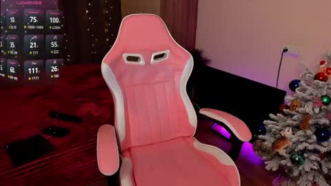 Snapshot of jane_paws chatting on December 18, 2024, 1:48 am Jane online show from December 18, 2024, 1:48 am