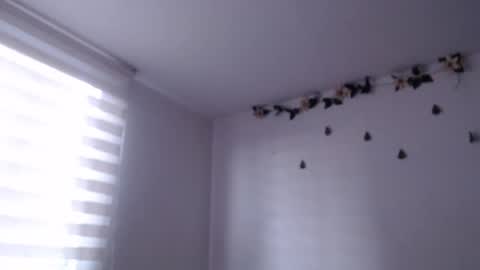 Snapshot of jane_r chatting on October 2, 2025, 10:28 pm Jane online show from October 2, 2025, 10:28 pm