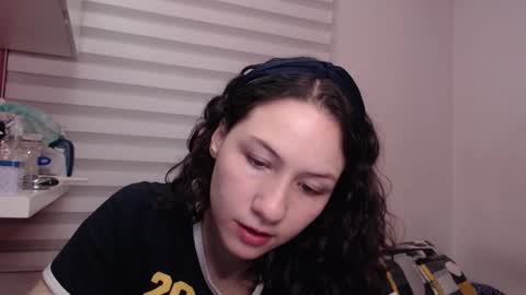 Snapshot of jane_r chatting on December 3, 2025, 12:18 am Jane online show from December 3, 2025, 12:18 am