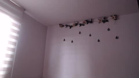 Snapshot of jane_r chatting on February 10, 2026, 9:19 pm Jane online show from February 10, 2026, 9:19 pm