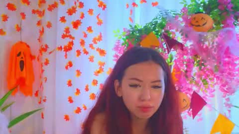 Jenifer online show from November 1, 2025, 8:05 am