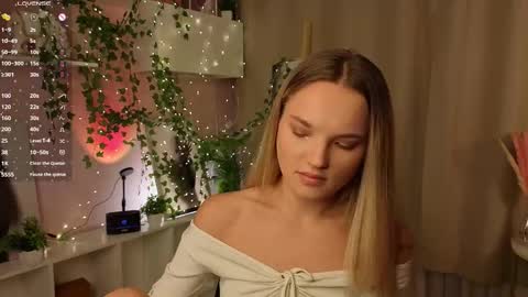 Hi Im Alice and here youll find something online show from November 14, 2025, 6:12 am