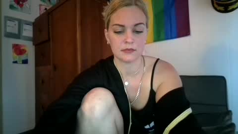 Snapshot of janiefoxx chatting on January 15, 2025, 7:55 pm janiefoxx online show from January 15, 2025, 7:55 pm