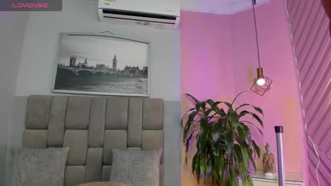 Janna online show from October 24, 2025, 11:06 am