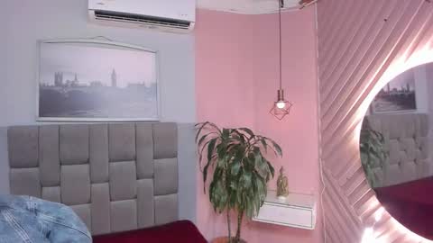 Janna online show from November 20, 2025, 10:59 am