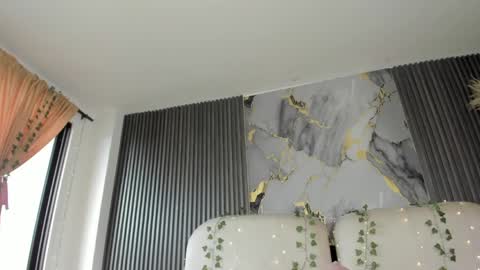 Janne  online show from April 5, 2026, 9:34 pm