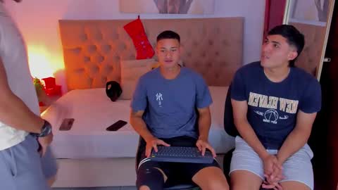 janomar01 online show from November 24, 2025, 6:40 pm