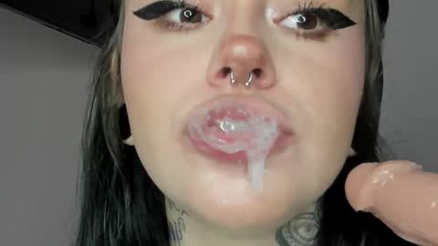 Snapshot of jas_miin chatting on February 18, 2026, 3:02 am Maria online show from February 18, 2026, 3:02 am