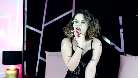 Snapshot of jasmin_voss chatting on October 23, 2025, 6:23 am Jasmin online show from October 23, 2025, 6:23 am