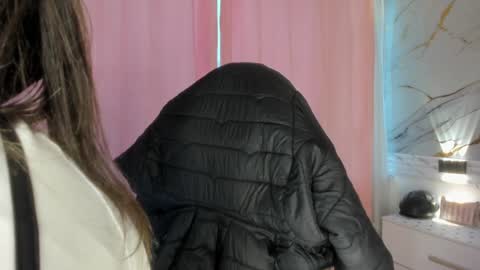 Snapshot of jasmine_hyper_1 chatting on December 27, 2024, 2:12 pm Jas online show from December 27, 2024, 2:12 pm