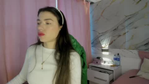 Snapshot of jasmine_hyper_1 chatting on January 11, 2025, 1:53 pm Jas online show from January 11, 2025, 1:53 pm