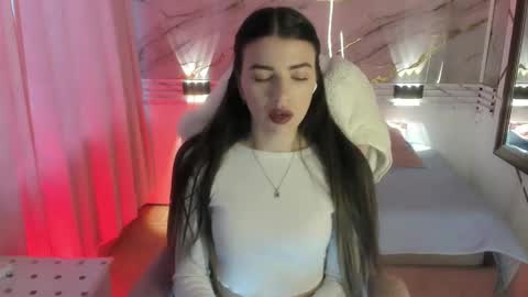 Snapshot of jasmine_hyper_1 chatting on February 19, 2025, 3:38 pm Jas online show from February 19, 2025, 3:38 pm