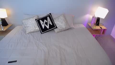 Instagram jasminecampbell1  online show from February 7, 2025, 8:20 pm