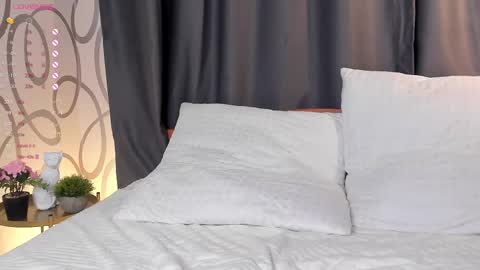 Kiki online show from March 7, 2025, 10:10 pm