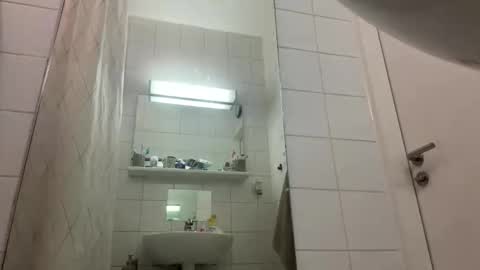 jason283914 online show from October 16, 2025, 5:30 am