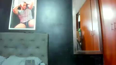 Snapshot of jasonmartiinez chatting on December 26, 2024, 6:52 am    online show from December 26, 2024, 6:52 am