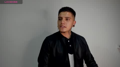 Snapshot of jasonxx13 chatting on December 15, 2025, 7:51 pm Jason online show from December 15, 2025, 7:51 pm