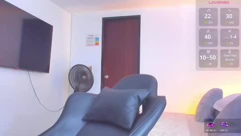 JBrooksXx online show from October 18, 2025, 3:24 pm