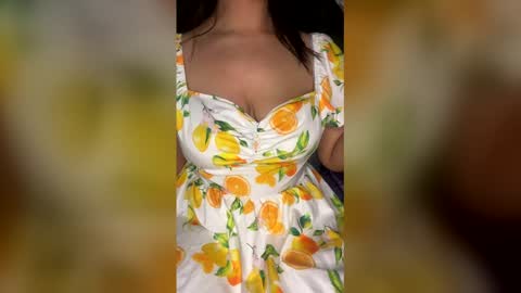 Jassmina  online show from May 4, 2026, 9:22 pm