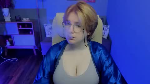 Snapshot of java_fire chatting on November 3, 2025, 8:21 pm Katerina online show from November 3, 2025, 8:21 pm