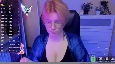 Snapshot of java_fire chatting on November 7, 2025, 8:42 pm Katerina online show from November 7, 2025, 8:42 pm