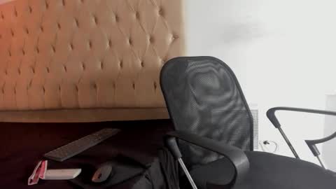 jax_maliq online show from September 15, 2025, 2:55 am