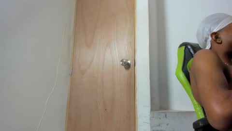 jax_maliq online show from November 18, 2025, 4:33 pm