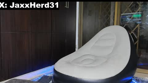 Snapshot of jaxxxonherd chatting on February 5, 2025, 12:53 am Michael online show from February 5, 2025, 12:53 am