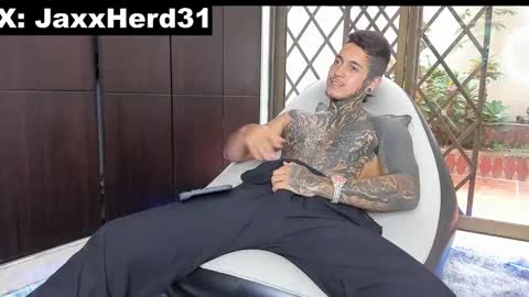 Snapshot of jaxxxonherd chatting on February 5, 2025, 4:58 pm Michael online show from February 5, 2025, 4:58 pm