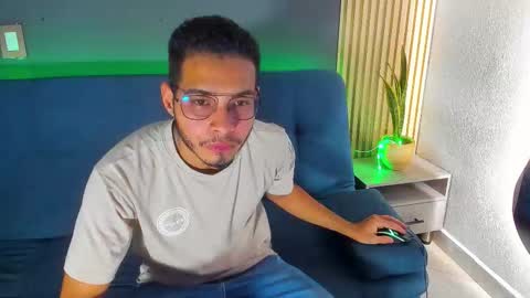 Snapshot of jay_brown69 chatting on December 20, 2025, 8:16 pm jay_brown69 online show from December 20, 2025, 8:16 pm