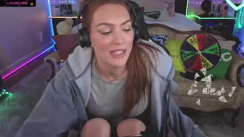 Snapshot of jaybeitsme chatting on November 28, 2025, 4:31 pm JennyBlighe online show from November 28, 2025, 4:31 pm