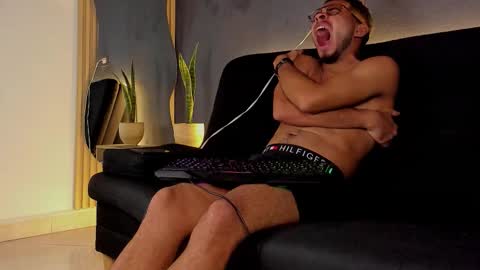 Snapshot of jaybrown_1 chatting on November 3, 2025, 3:41 am Jay online show from November 3, 2025, 3:41 am