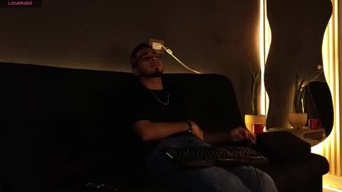 Snapshot of jaybrown_1 chatting on November 5, 2025, 2:55 am Jay online show from November 5, 2025, 2:55 am